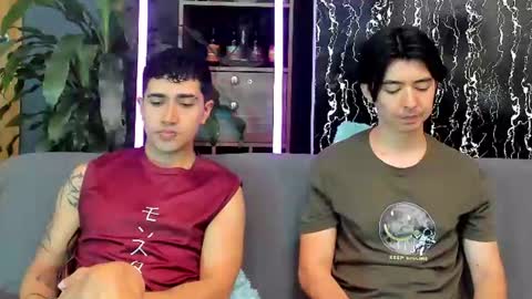 Alex and Camilo online show from August 4, 2:21 pm