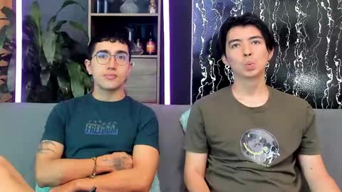 Alex and Camilo online show from May 12, 2:36 pm
