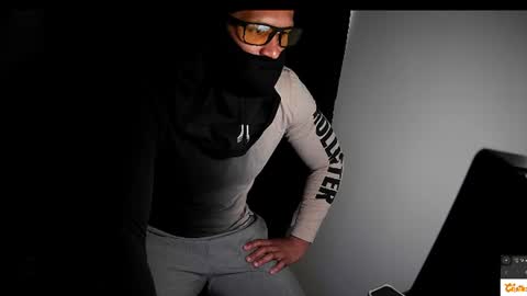 HornyStr8Lightskin online show from June 14, 5:09 am