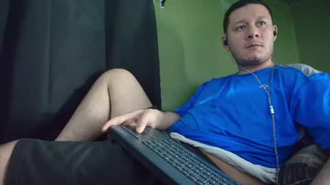 hot_guy36 online show from July 31, 3:11 pm