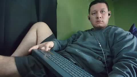 hot_guy36 online show from July 28, 4:27 pm