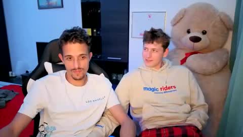 Hotboyshorny online show from May 19, 2:34 pm