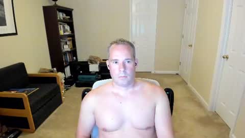hotmale4u692000 online show from July 27, 4:19 am