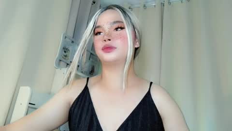 hotsiren101 online show from June 17, 8:43 pm