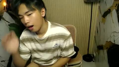 hottestloues online show from May 10, 9:43 am