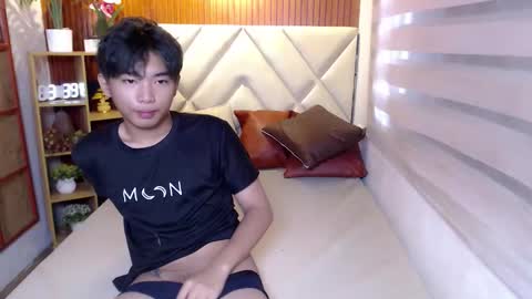 hottestloues online show from May 8, 6:36 am