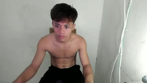 hottie_migs online show from July 1, 4:02 am