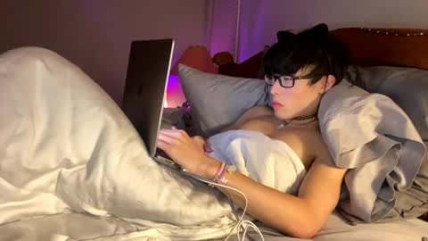 hottiewithabody101 online show from June 8, 1:28 am