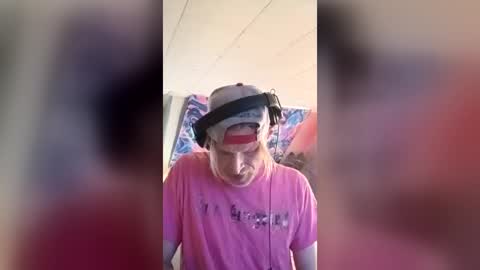 SeanPatrick online show from July 18, 1:16 pm