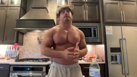 hungkingg22 online show from May 7, 1:00 pm