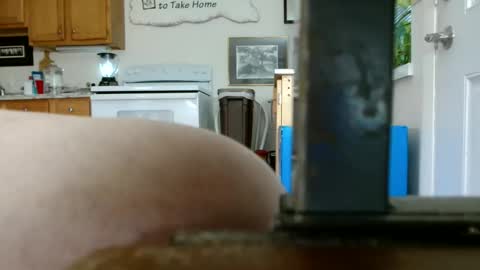 hunglikeahorse063790 online show from May 6, 10:32 pm