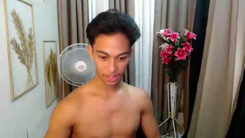 hunk_edward online show from May 3, 10:29 am