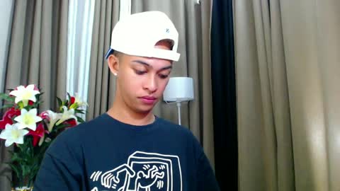 hunk_edward online show from June 24, 9:01 am