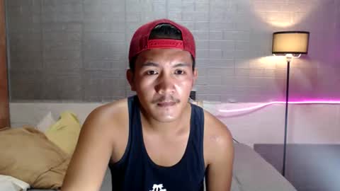 hunkylloyd online show from May 13, 4:42 am