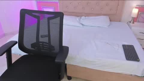 Lucas online show from May 26, 3:13 am
