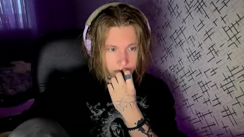 hurtqqq online show from May 19, 1:43 am