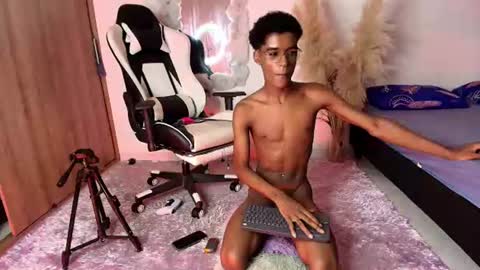 iamandrey_ online show from July 18, 1:12 am