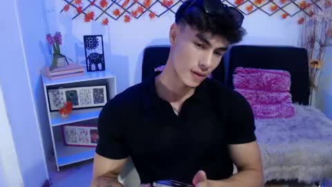 Ian  online show from May 14, 8:29 pm