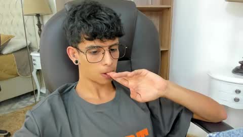 ibratxandy online show from June 6, 7:31 pm