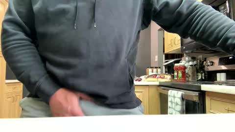 icanmakeyousquirt69 online show from June 10, 9:48 pm