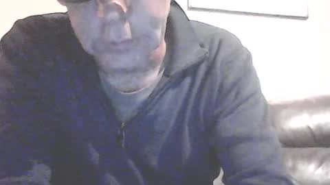 icemandude online show from August 1, 8:52 pm