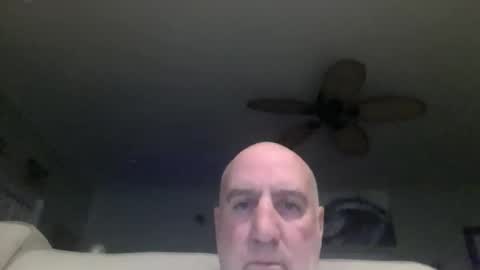 icumming online show from May 1, 1:21 am