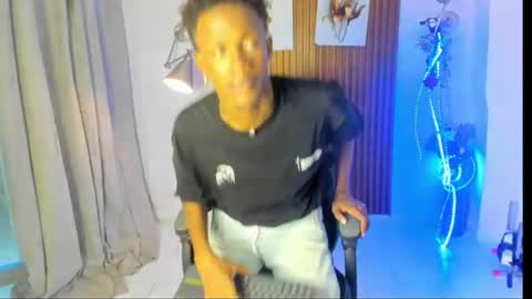 ikaro_blue online show from July 22, 12:02 am