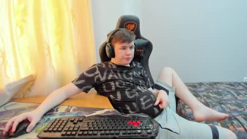 iliaskris online show from May 17, 10:44 am
