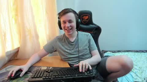iliaskris online show from June 3, 2:33 pm