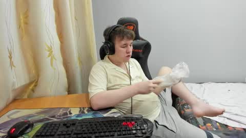 iliaskris online show from May 10, 4:41 pm