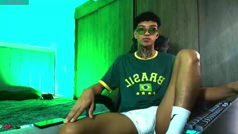 im_usuga online show from May 18, 4:07 am