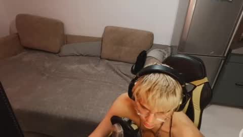 LEO online show from May 10, 7:04 pm