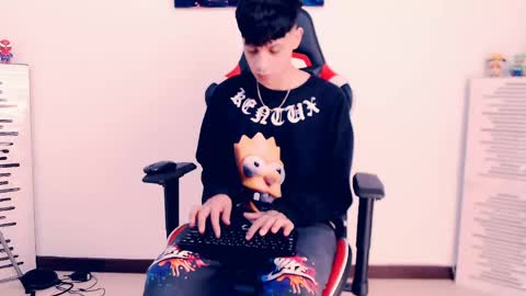 matias online show from May 11, 3:51 pm