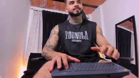 Brayan Chavez online show from April 28, 2:17 am
