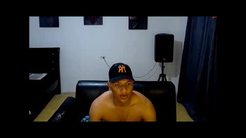 iron_arcia online show from May 11, 12:23 am