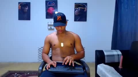 iron_arcia online show from May 20, 10:49 pm