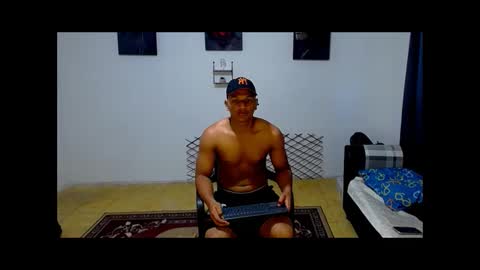 iron_arcia online show from May 19, 10:38 pm