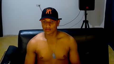 iron_arcia online show from May 16, 11:25 pm