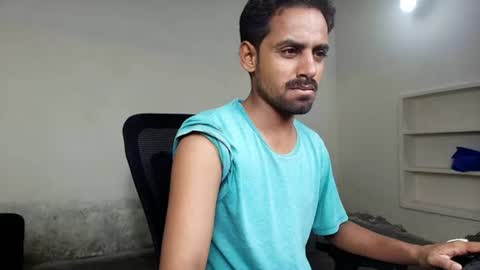 Naveed online show from July 10, 6:21 pm