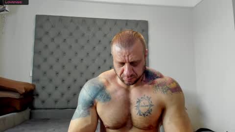 ironhulk22 online show from May 16, 10:47 am