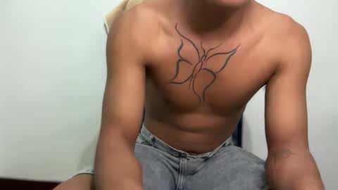 itsme_urboy online show from May 23, 2:22 pm