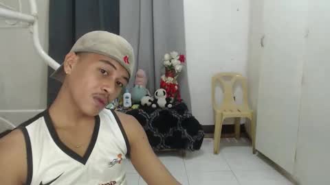 Jhonfred online show from May 11, 2:45 pm