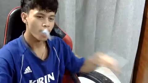 itzme_john online show from April 28, 1:33 am