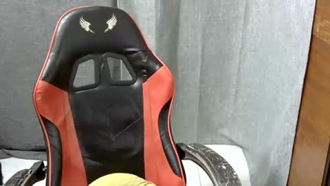 itzme_john online show from May 8, 1:28 am