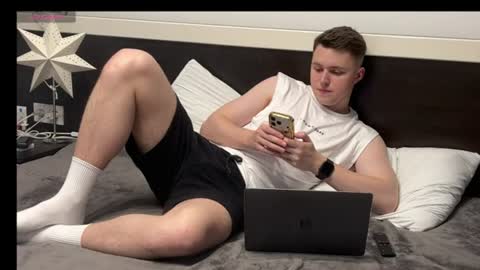 j_lyle_x online show from July 19, 5:30 pm