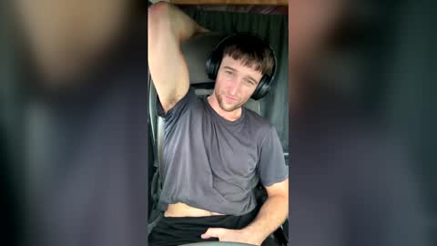 jacksonbutts online show from May 18, 5:46 am