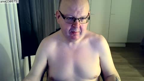 Jake2309 online show from April 30, 7:32 pm