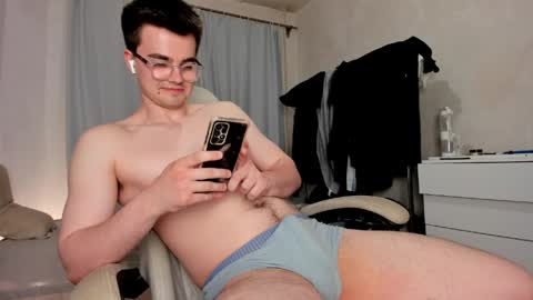 Hey there Im Jame online show from May 8, 8:09 pm