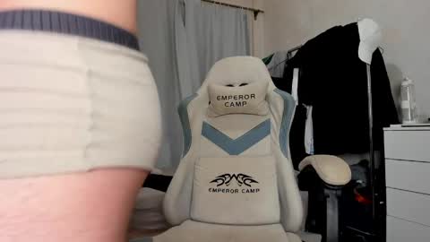 Hey there Im Jame online show from May 6, 6:52 pm