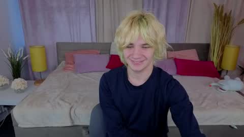 JameMiller online show from May 1, 7:11 am